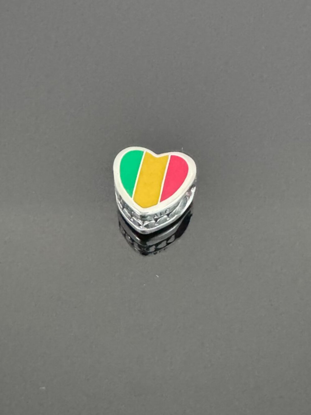 Authentic Pandora Maii Flag Heart Exclusive Charm - Picture 3 of 5